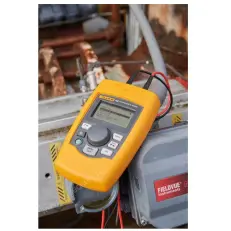 Калибратор Fluke 710